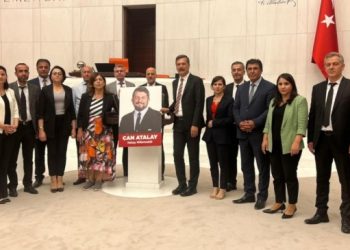 TİP’ten Meclis Genel Kurulu’nu terk etmeme eylemi