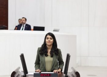 Meclis’te çok dilli selamlamaya tahammülsüzlük