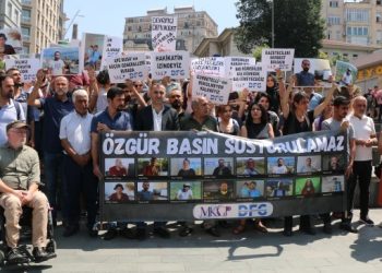Gazeteci örgütleri: Haber alma hakkına sahip çıkalım