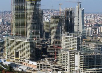 İşçilerden Finans Merkezi Şantiyesi’nde eylem