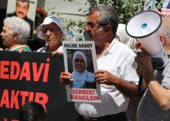 Halise Aksoy’a kalp krizi riskine rağmen kelepçe dayatması