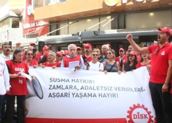 DİSK’ten zamlara karşı yürüyüşlü protesto