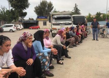 Mersin meyve sebze halinde işçiler iş bıraktı