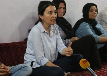 Halk toplantısı: Üçüncü yolu doğru işlemeliyiz