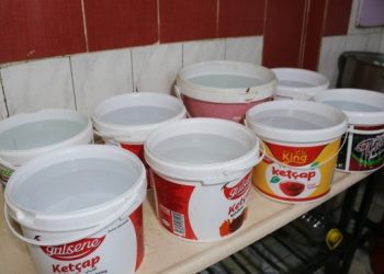 Wan’da su kesintisi: Esnaf taşıma suyuyla iş yapıyor