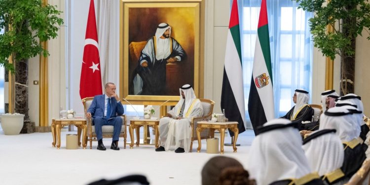 Erdoğan’ın BAE ziyaretinde iki ülke arasında 50,7 milyar dolarlık anlaşmalar imzalandı