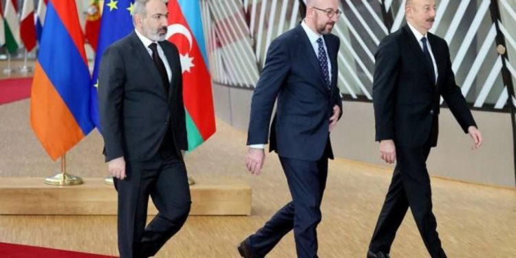 AB Konseyi Başkanı Michel, Paşinyan ve Aliyev'le görüştü