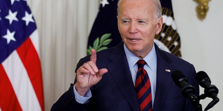 ABD Başkanı Biden Ukrayna'ya misket bombası verme kararını savundu: Rusya'dan 'savaş suçu' çıkışı geldi