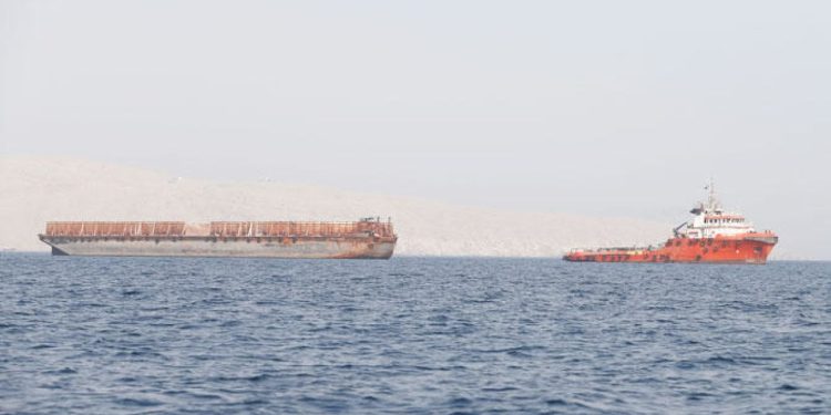 ABD Donanması: İran Hürmüz Boğazı'nda iki tankere el koymak istedi, birine ateş açtı