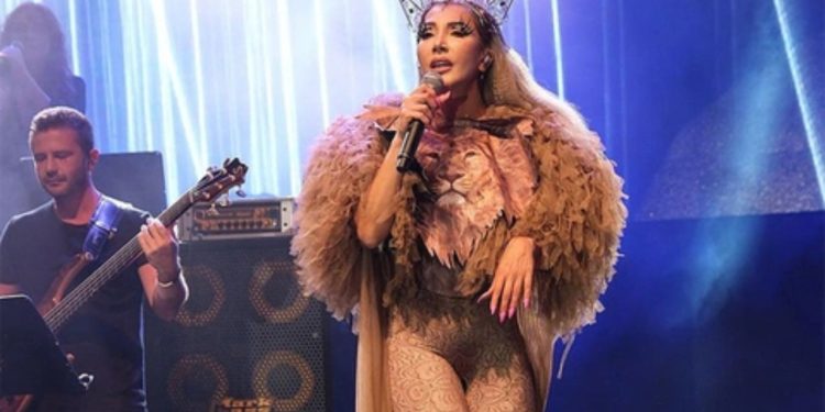 AKP'li belediye, gericilerin hedef aldığı Hande Yener'in konserini iptal etti