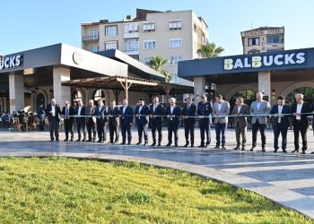 AKP'li belediye kahve dükkanı Balbucks'ı deprem toplanma alanına yapmış