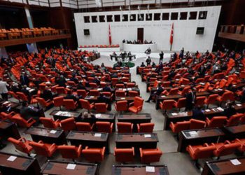 AKP'nin torba yasasında yüzde 25 kira artış sınırı ve hükümlülerin tahliyesi var