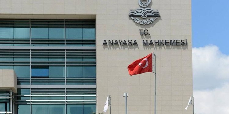 AYM, 'Temel hak ve özgürlüklerin ihlaline dair emsal kararlar' sayfası açtı