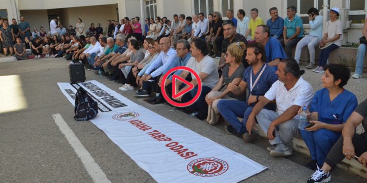 Adana'da depremden sonra kaderine terk edilen hastane için eylem: 'Balcalı çalışmazsa Adana'da sağlık hizmetleri felç olur'