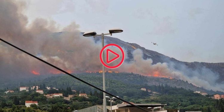 Adriyatik'in incisi Dubrovnik yakınında orman yangını: Söndürme çalışmaları sürüyor