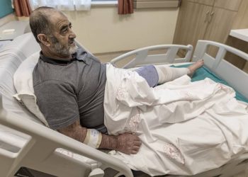 Ağrısını dindirmek için bacağına sardığı ısırgan otu hastanelik etti