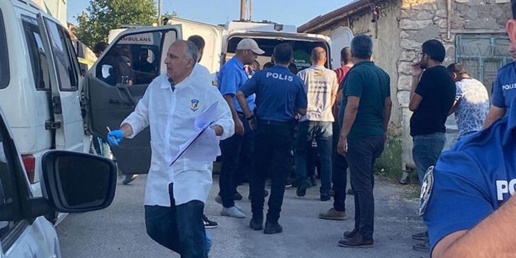 Alacak tartışmasında kuzenini başından vurarak öldürdü