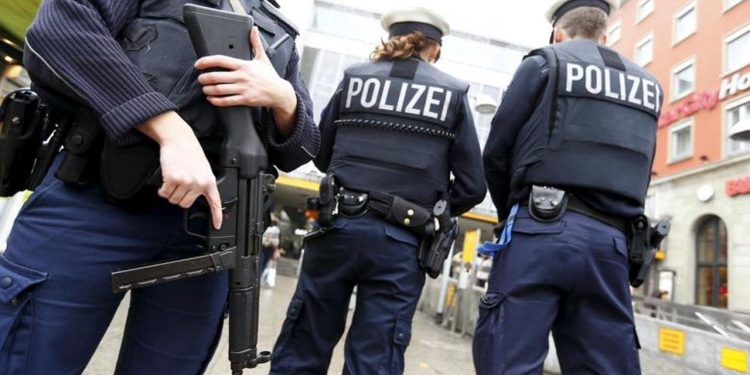 Almanya'da silahlı saldırı: Üç ölü, iki yaralı