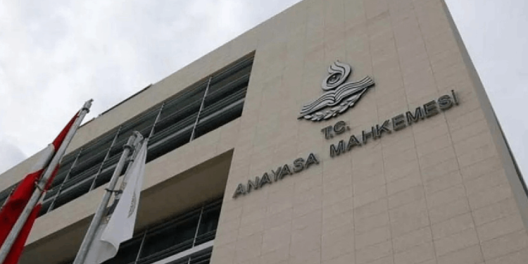 Anayasa Mahkemesi'nden 7 siyasi partiye denetim