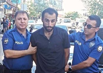 Annesi ve kardeşine şiddet uygulayıp evdeki 4 kediyi öldüren Ahmet Kaçmaz tutuklandı