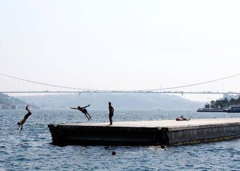 'Aşırı sıcaklar cuma ve cumartesi pik seviyeye çıkacak'