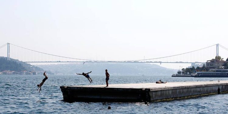 'Aşırı sıcaklar cuma ve cumartesi pik seviyeye çıkacak'