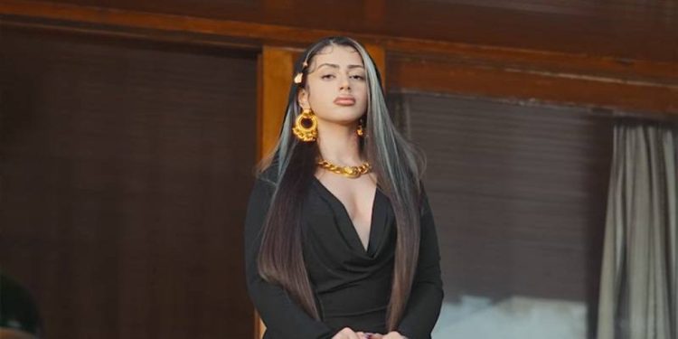 Azerbaycanlı rapçi Asya Alizade yeniden gözaltına alındı: İl göç idaresine gönderildi