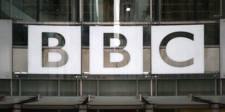 BBC'ye 'pedofil spiker' suçlaması: 'Televizyonda her gördüğümde midem bulanıyor'