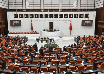Bahçeli, emekliye maaş zammı için dediğinin tam tersini yaptı