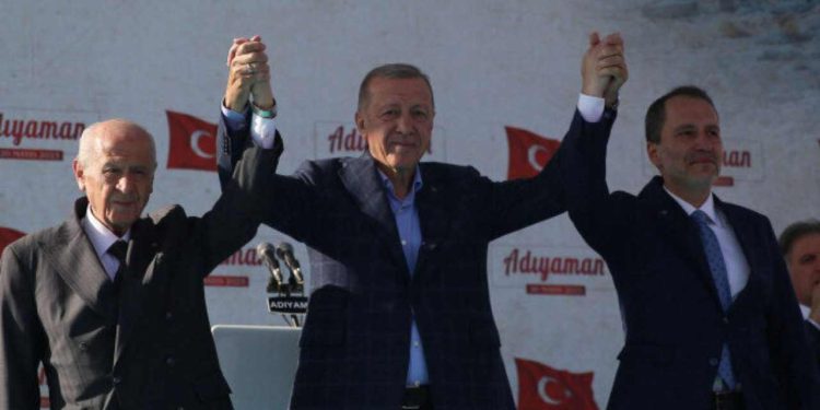 Bahçeli'nin ardından Erbakan da tepki gösterdi; Erdoğan'a ortaklarından "emekliye zam" baskısı