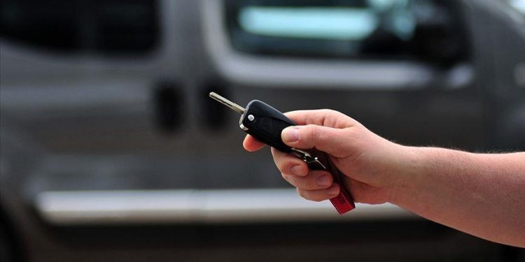 Ticaret Bakanı Ömer Bolat, sosyal medya hesabından, Ticaret Bakanlığının otomotiv sektöründeki denetimlerine ilişkin bilgi verdi.