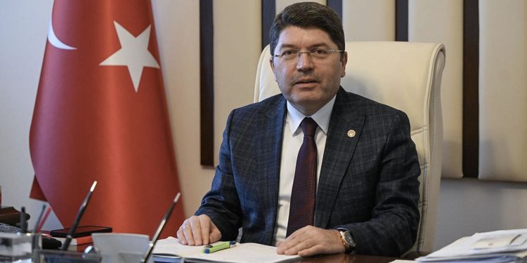 Bakan Tunç’dan 9 noktada meydana gelen orman yangınlarla ilgili açıklama: Yedi şüpheli tespit edilmiş