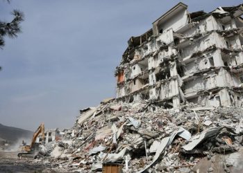 Bakanlıktan deprem bölgesi kararı: Fay hatları ve kırıkları üzerinde yapılaşma olmayacak