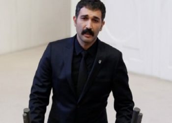 Barış Atay, Oda TV’nin ‘Türkiye’yi terk etti, Almanya’ya yerleşti’ haberini yalanladı