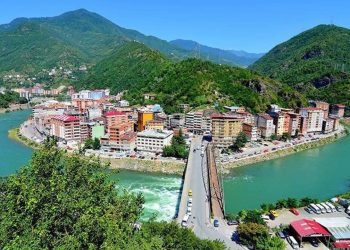 Belediye, derede bulunan insan ayağının sahibini anonsla aradı