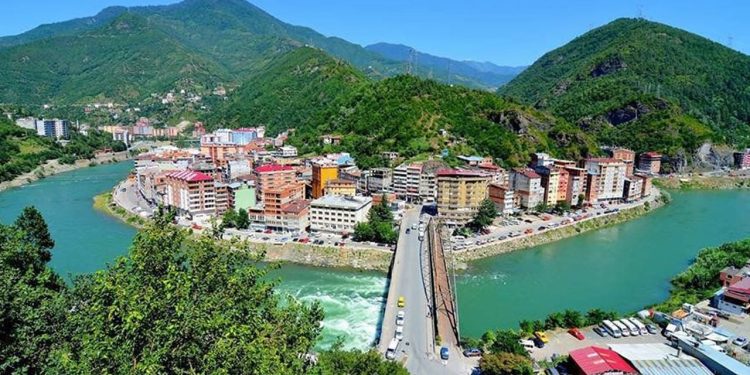 Belediye, derede bulunan insan ayağının sahibini anonsla aradı