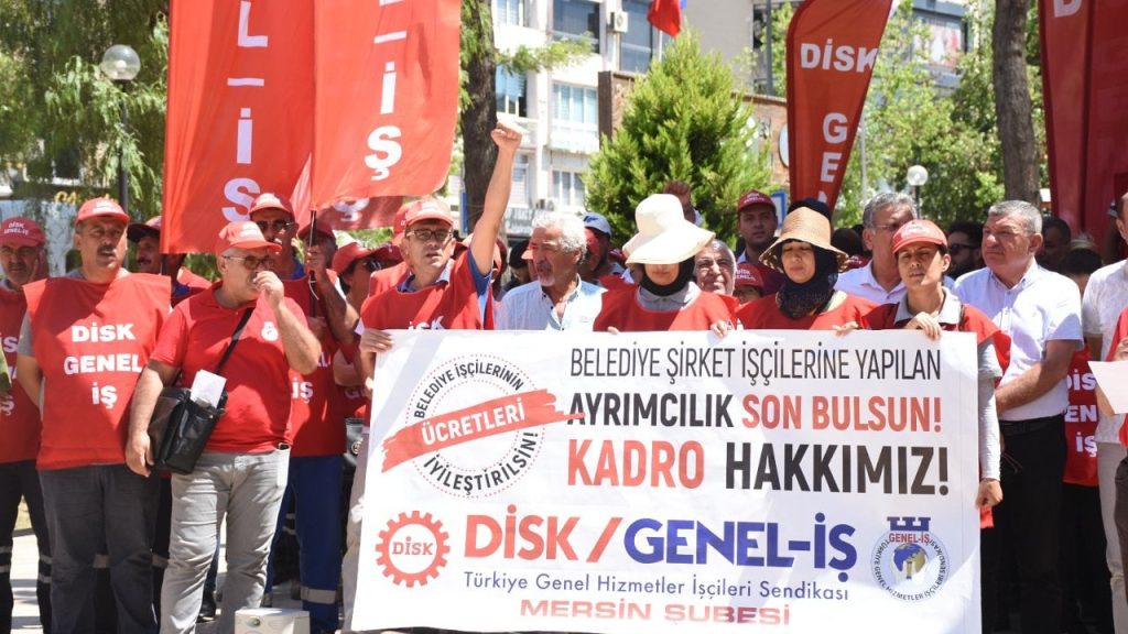 Belediye işçileri iş bıraktı: 'Bıçak kemiğe dayandı, geçinemiyoruz'