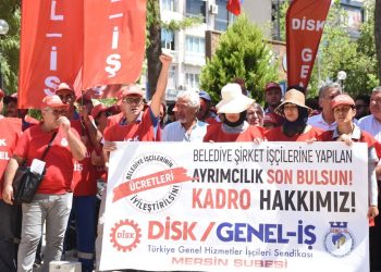 Belediye işçileri iş bıraktı: 'Bıçak kemiğe dayandı, geçinemiyoruz'