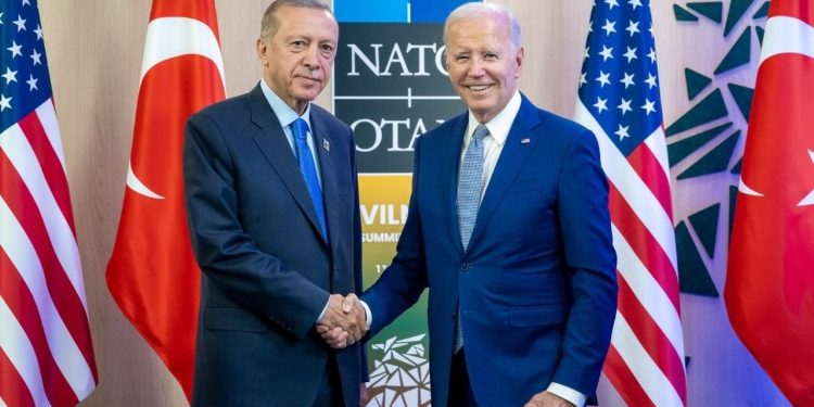 Biden teşekkür etti, Erdoğan yanıtladı: Yapıcı tavrımızı sürdüreceğiz