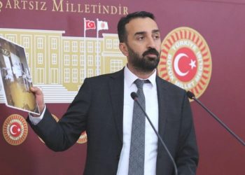 Bingöl'de yıkım kararı verilen 41 okuldan sadece dokuzu yıkıldı