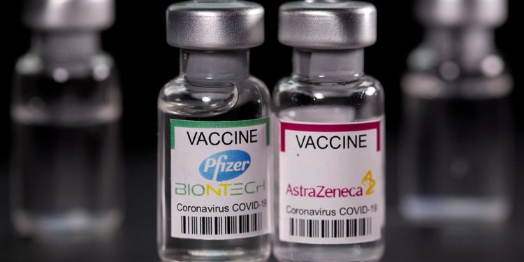 BioNTech ve AstraZeneca yarın hakim karşısına çıkıyor