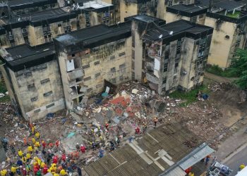 Brezilya'da apartman çöktü: Sekiz kişi öldü, enkaz altında kalanlar var