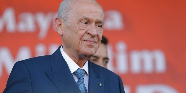 CHP'deki 'değişim' tartışmalarına Bahçeli de katıldı: Sınıf arkadaşım olmazsa...