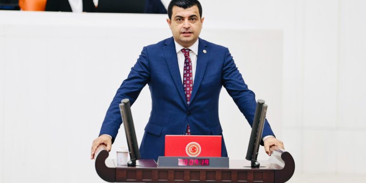 CHP'li Deniz Demir: Ek atama sözünü unuttular