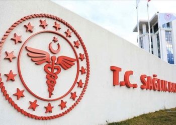 CHP’li Murat Emir: Bakanlıkta ihaleler yüzünden birbirlerine giriyorlar