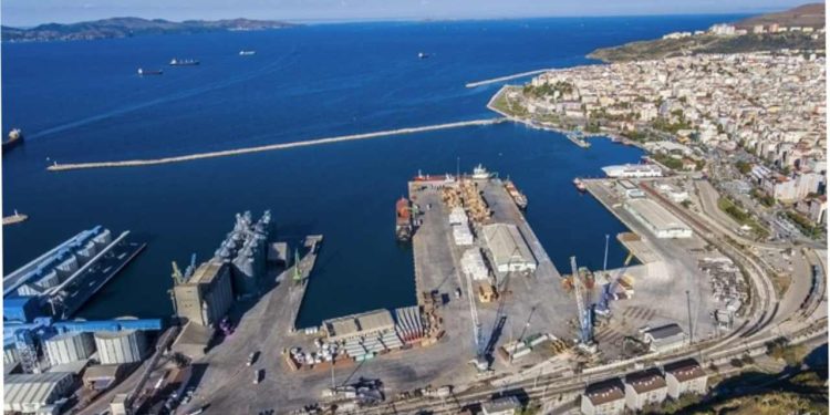 Çelebi Bandırma Limanı'nda sendikaya üye olan 6 işçi işten çıkarıldı