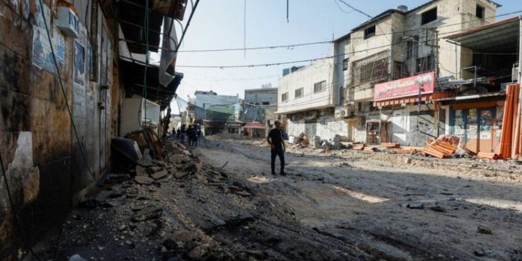 İsrail askerleri, Batı Şeria’daki Cenin kentinde bulunan mülteci kampına düzenledikleri iki günlük operasyonun ardından geri çekilmeye başladı.