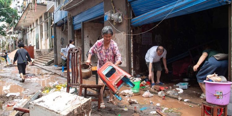 Çin'i sel vurdu: 15 ölü, dört kayıp