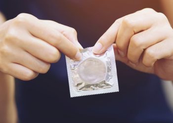 Cinsel yolla bulaşan en eski hastalık: Yeniden hortladı, Türkiye'de de vakalar artıyor; belirtiler neler, nasıl önlem alınır?