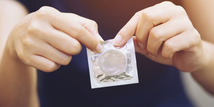 Cinsel yolla bulaşan en eski hastalık: Yeniden hortladı, Türkiye'de de vakalar artıyor; belirtiler neler, nasıl önlem alınır?